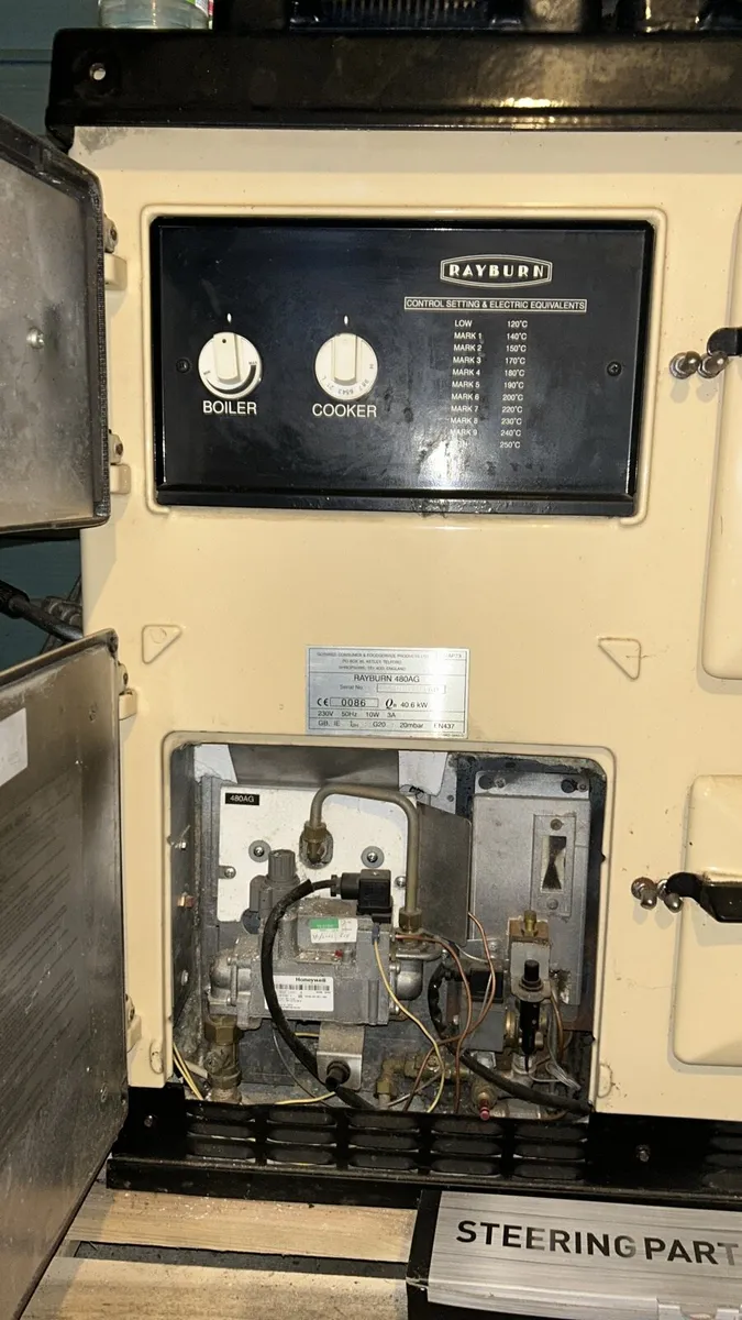 Rayburn Natural Gas Cooker - Image 3