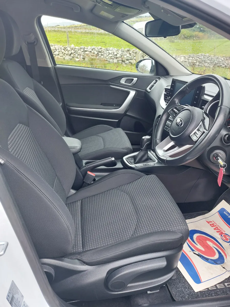 Kia Ceed 2021 - Image 2