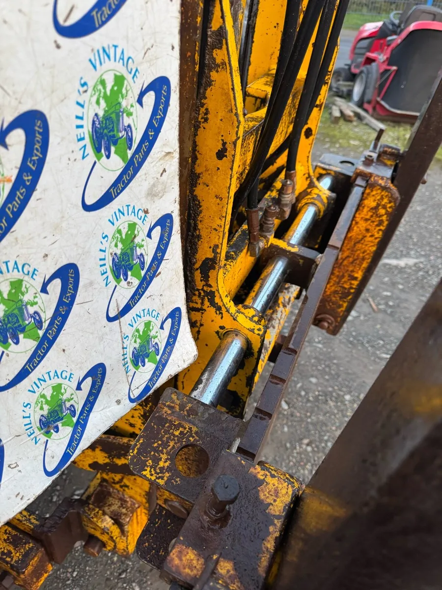 Sanderson Rear Mounted Tractor Forklift - Image 3