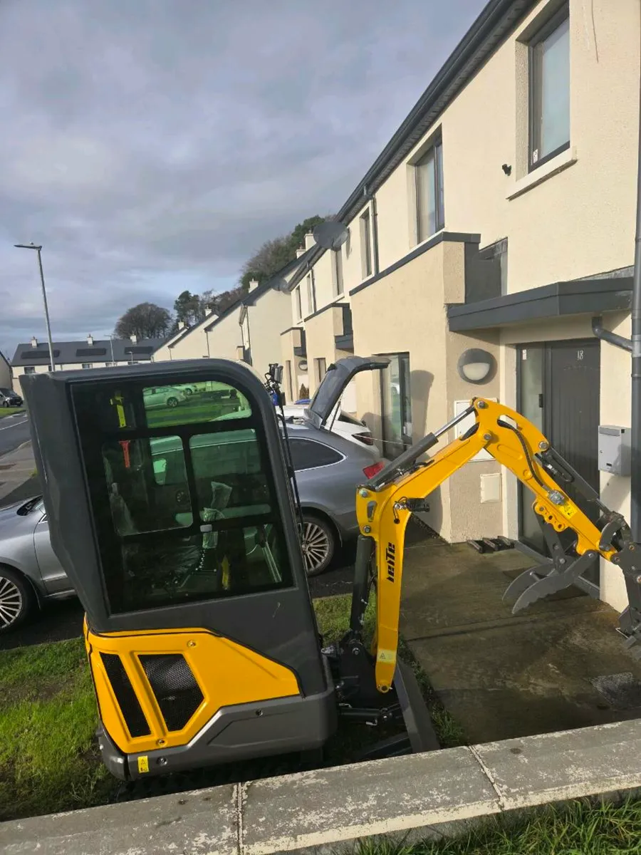 Mini digger 1.6 tone & Mini dumper 800kg for hire - Image 3
