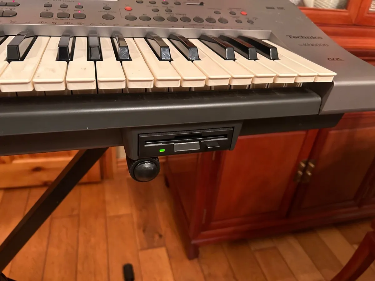 Technics KN6000 Keyboard - Image 3