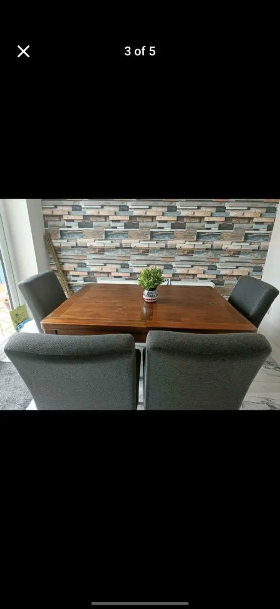 Dining table and chairs - Image 1