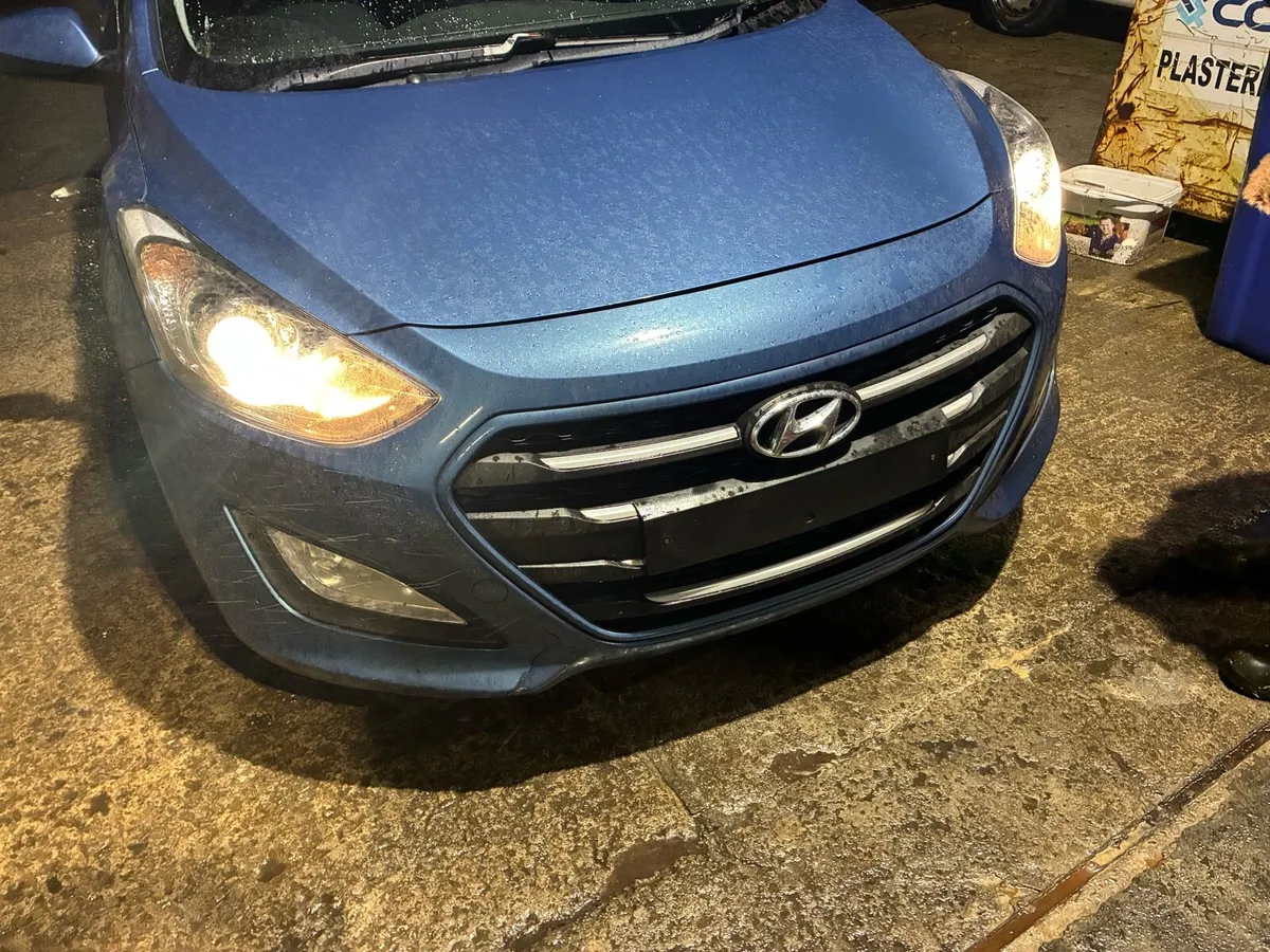 2016 Hyundai i30 for parts/breaking - Image 2