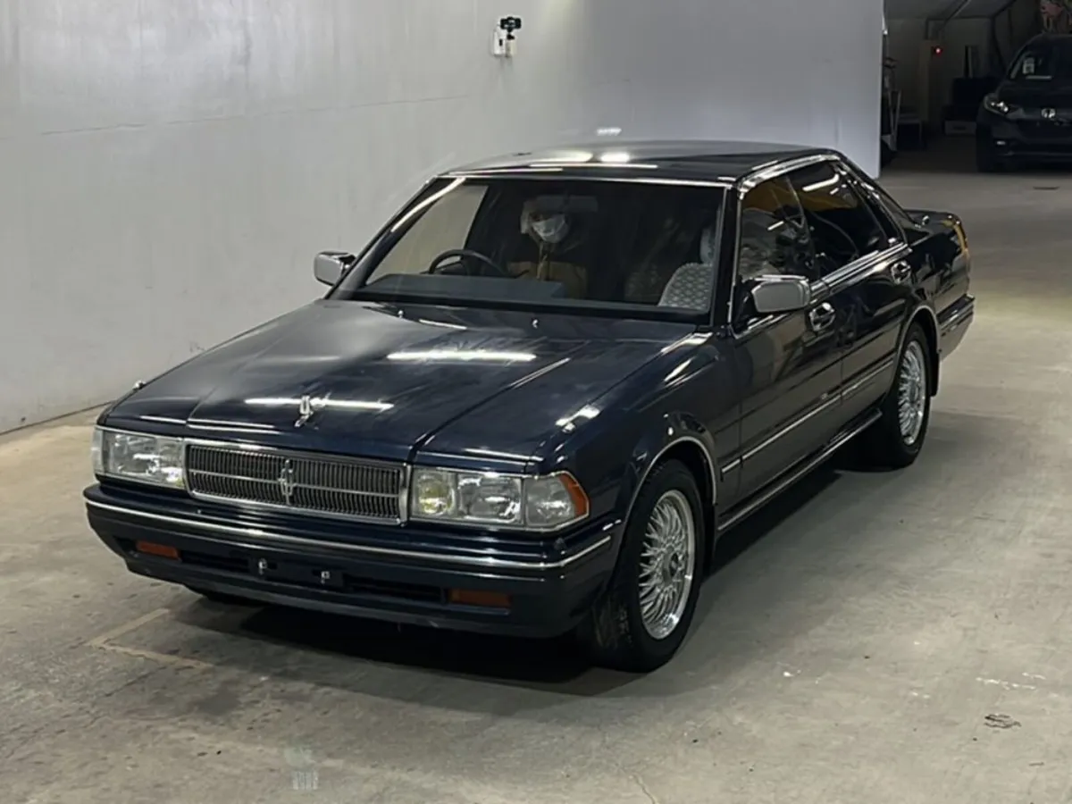 Nissan Cedric VG20DET V6 2.0L Turbo 1987 VIP style - Image 2