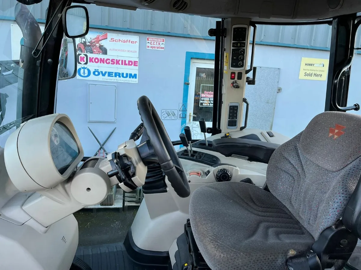 Massey Ferguson  5712 SL with Quicke Q4m  Loader - Image 4