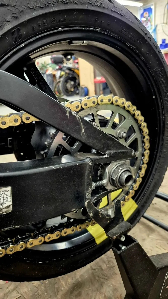 Suzuki Gsxr 750 k4 track bike - Image 4