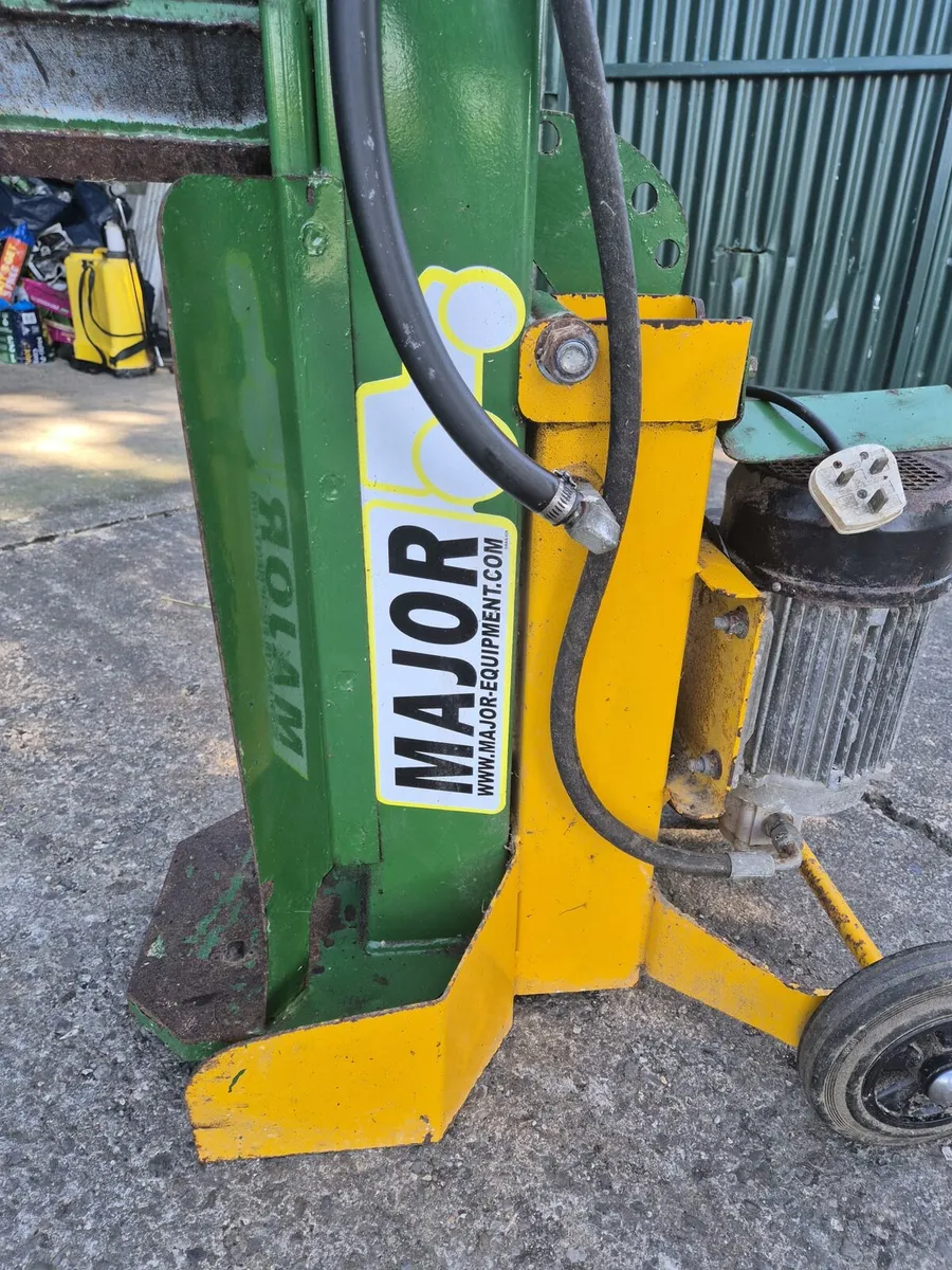 Log splitter - Image 1