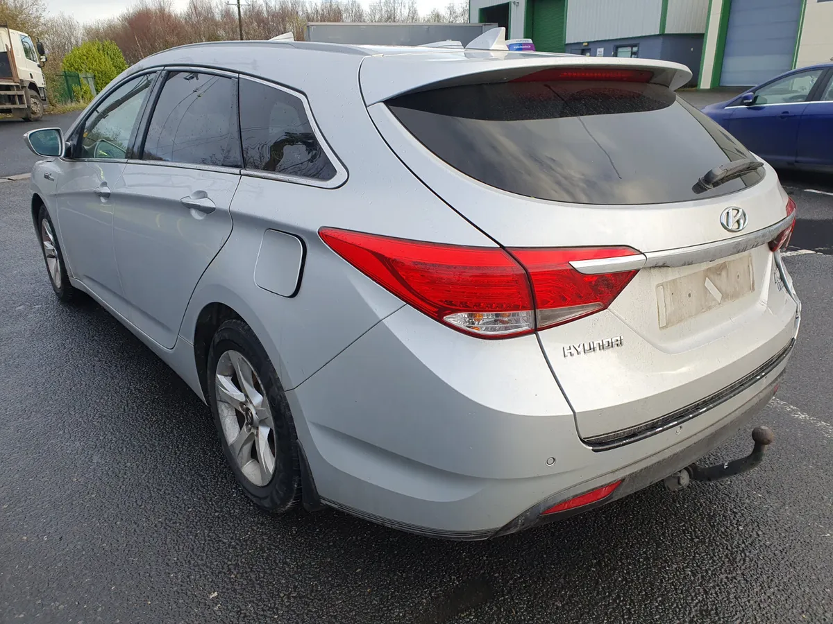 14 HYUNDAI I40 1.7 CRDI (D4FDE) FOR BREAKING - Image 3