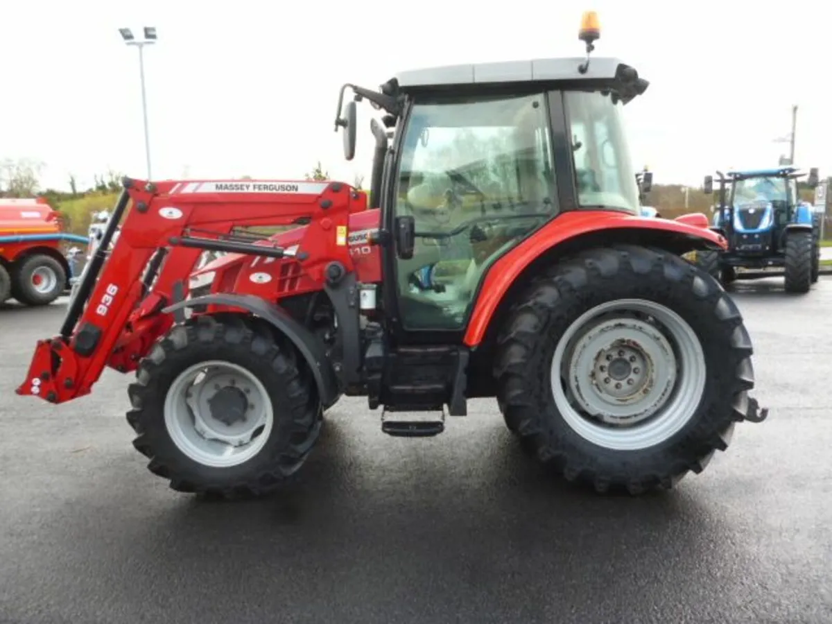Massey Ferguson 5610 Dyna 4 & Loader2017 - Image 2