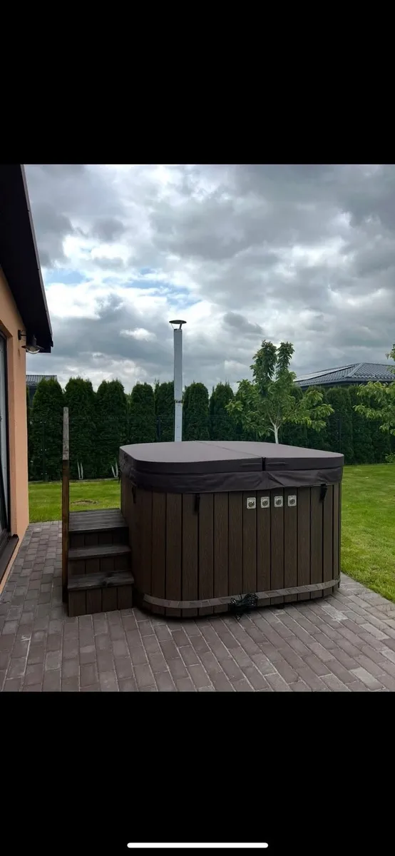 New Hot tube - Image 1