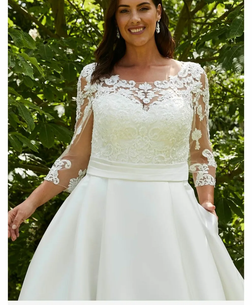 Wedding Dress - Image 4