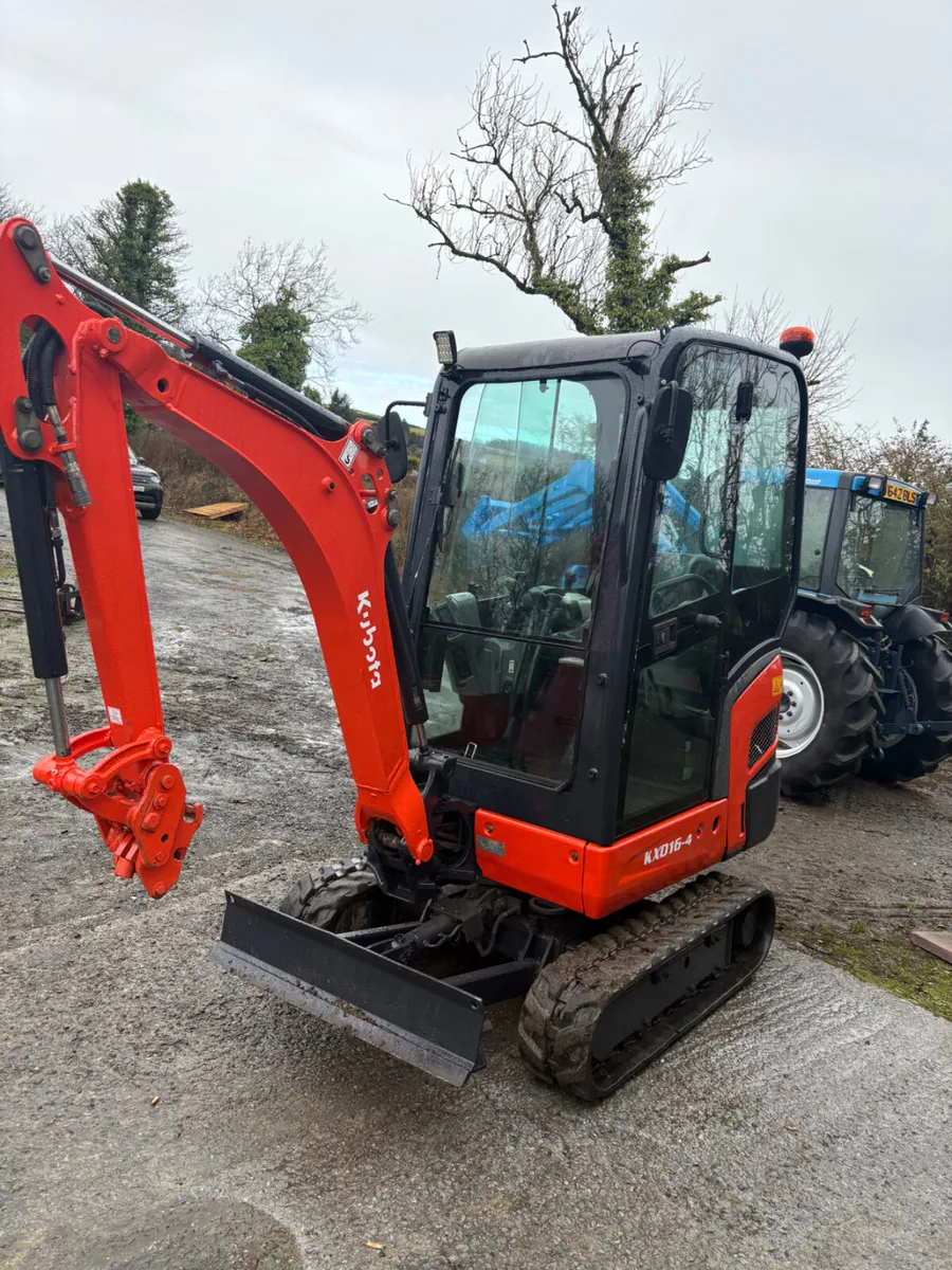 Kubota mini digger - Image 1