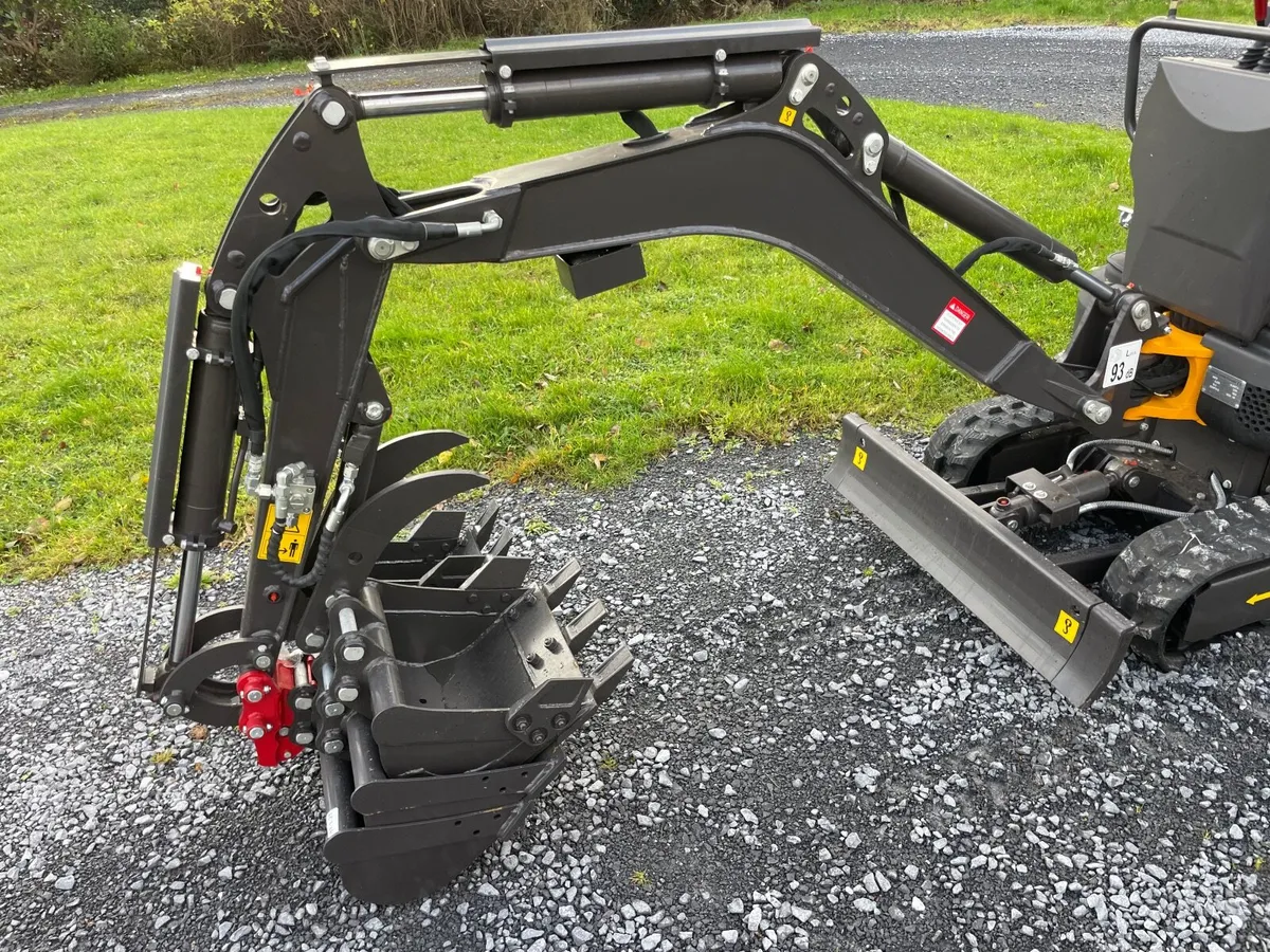 Rhino 1.5 Ton mini digger. Finance. - Image 4