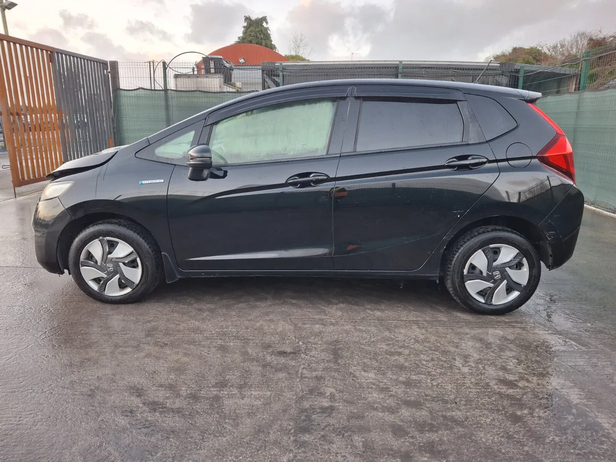 €500 OFF!!! *2015 Honda Fit    Hybrid  Automatic - Image 3