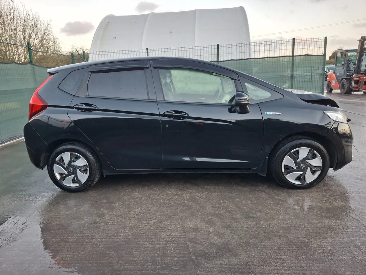€500 OFF!!! *2015 Honda Fit    Hybrid  Automatic - Image 4