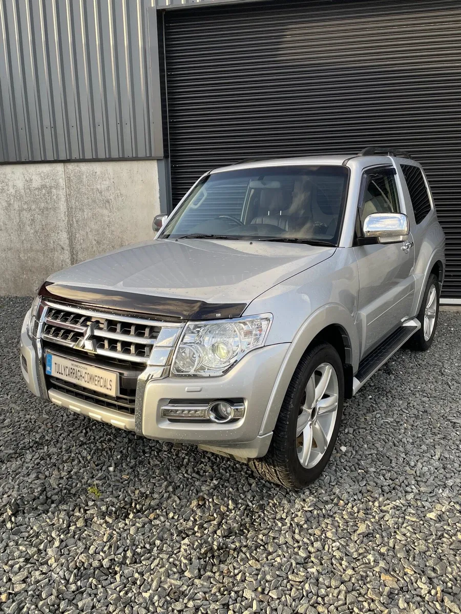2015 Mitsubishi Shogun SWB Auto DEPOSIT TAKEN - Image 2