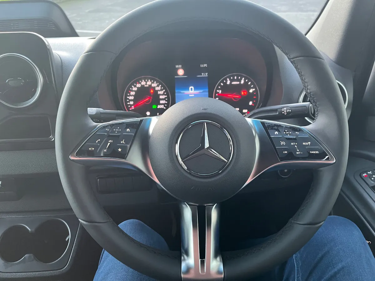 Mercedes Sprinter 319/36 Select - Image 2