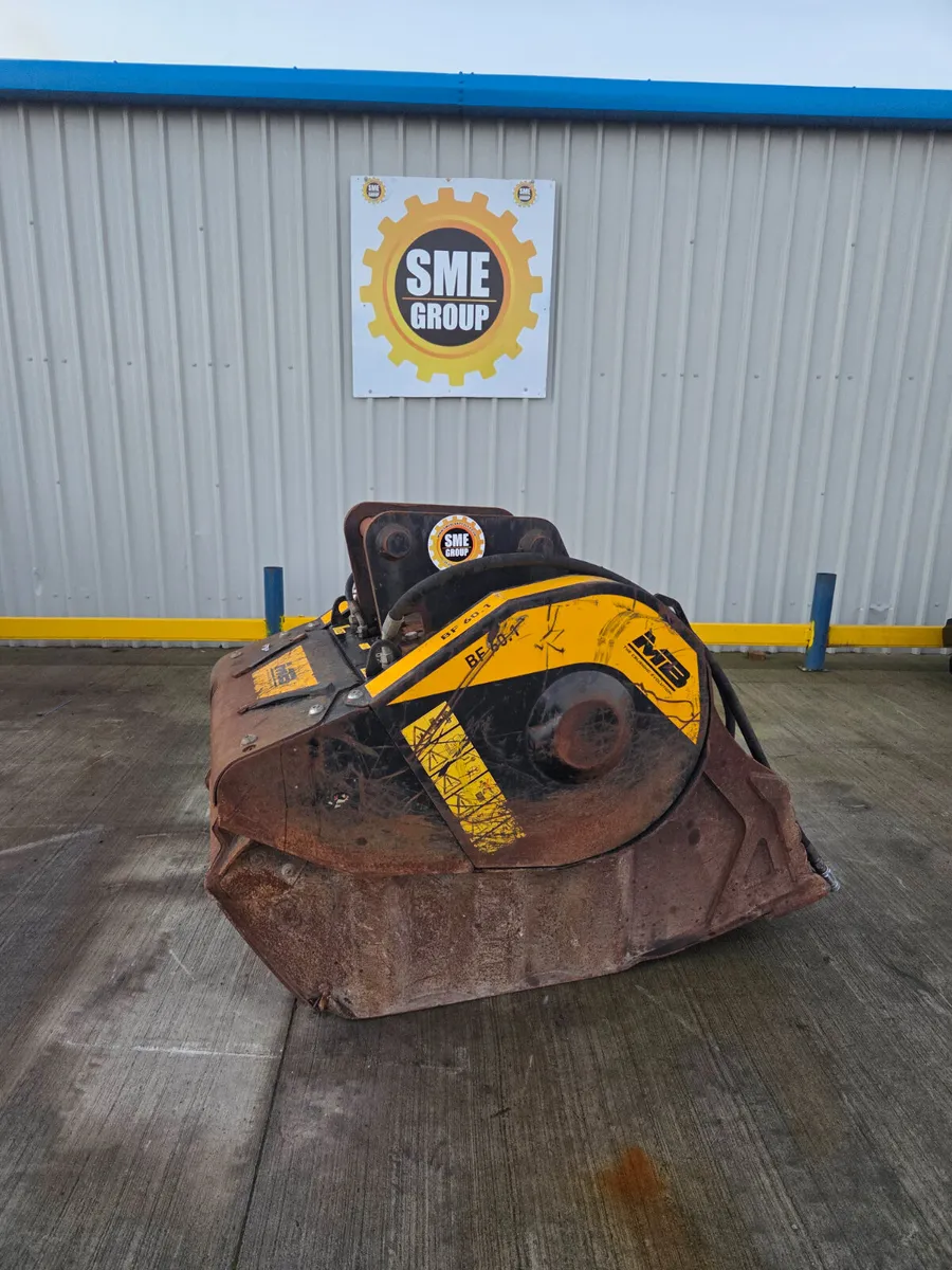 Mb Bf60 Crushing Bucket - Image 1