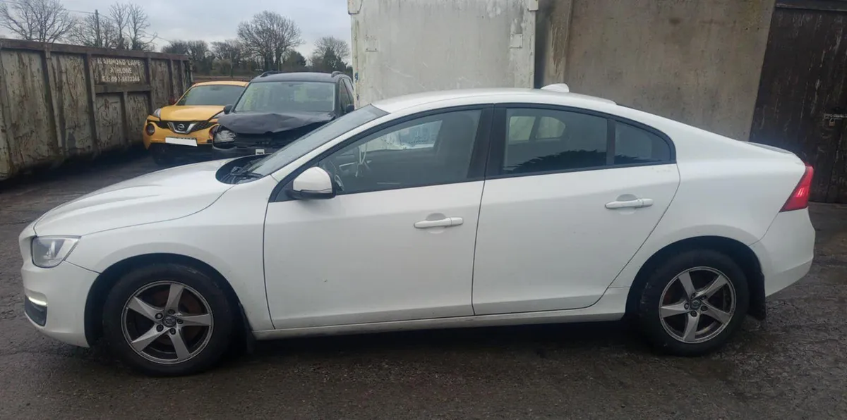 2017 VOLVO S60 2.0 DIESEL FOR BREAKING! - Image 2