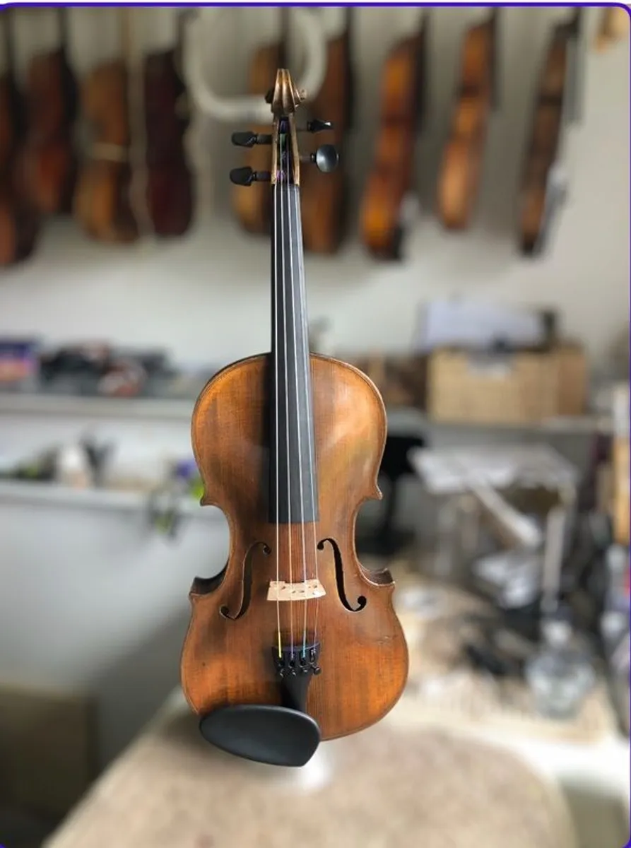 Full Size Old Violin - Image 1