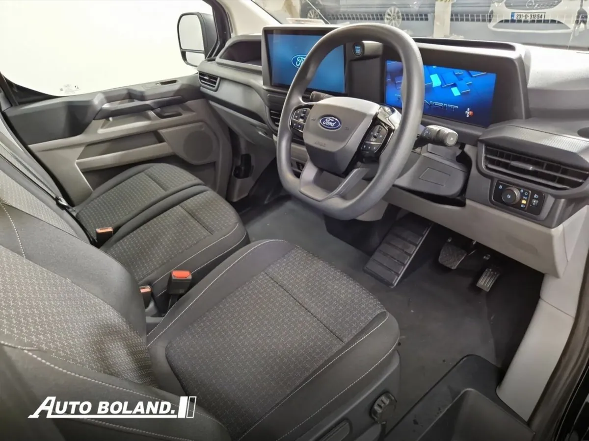 Ford Transit Custom 2.5 PHEV 320 SWB TREND - Image 3