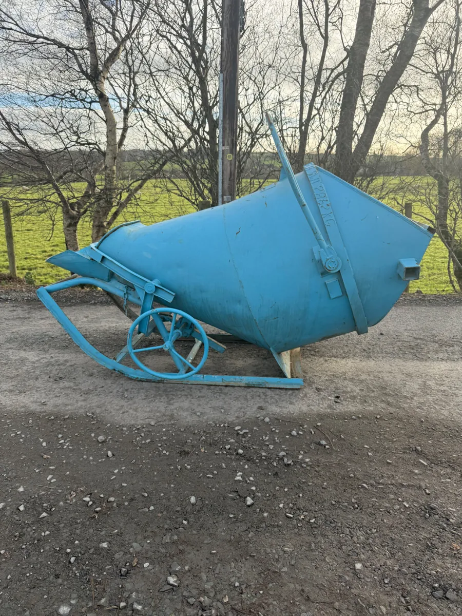 Concrete Skip - Image 1