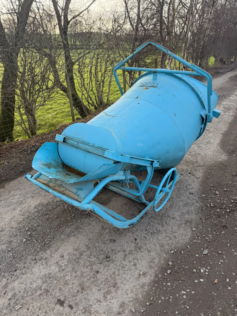 Concrete Skip - Image 4