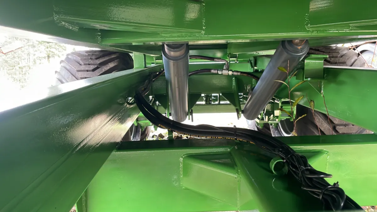 New tractor drawn tipping trailer twin axle - Image 4