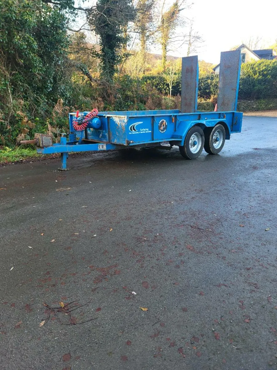 Low loader - Image 1