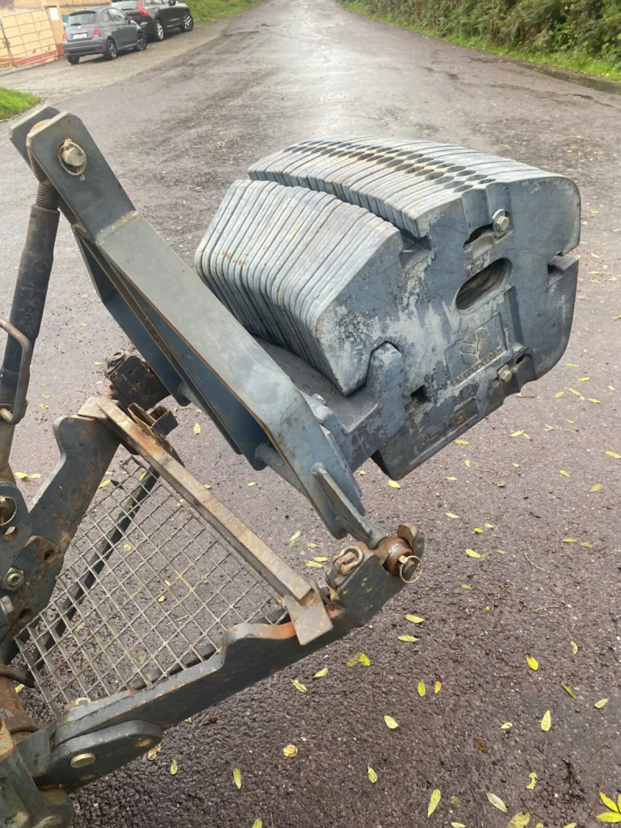 New Holland Fan Weights C/W 3PL Frame & Carrier - Image 2