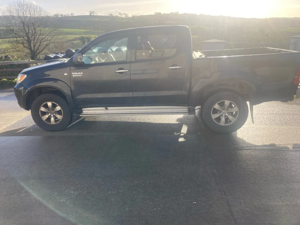 Toyota hilux - Image 2