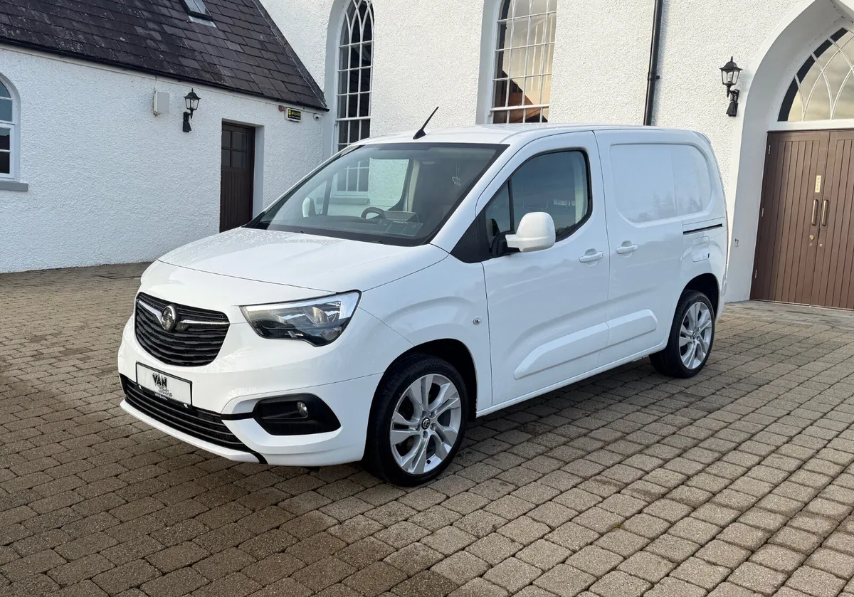 2021 Vauxhall Combo Sportive 100bhp 1.5BlueHDI - Image 3
