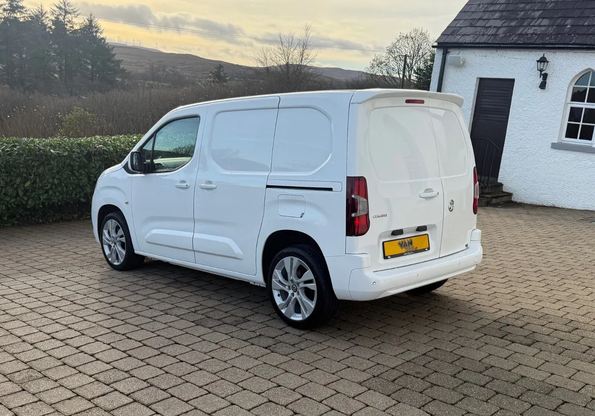 2021 Vauxhall Combo Sportive 100bhp 1.5BlueHDI - Image 4