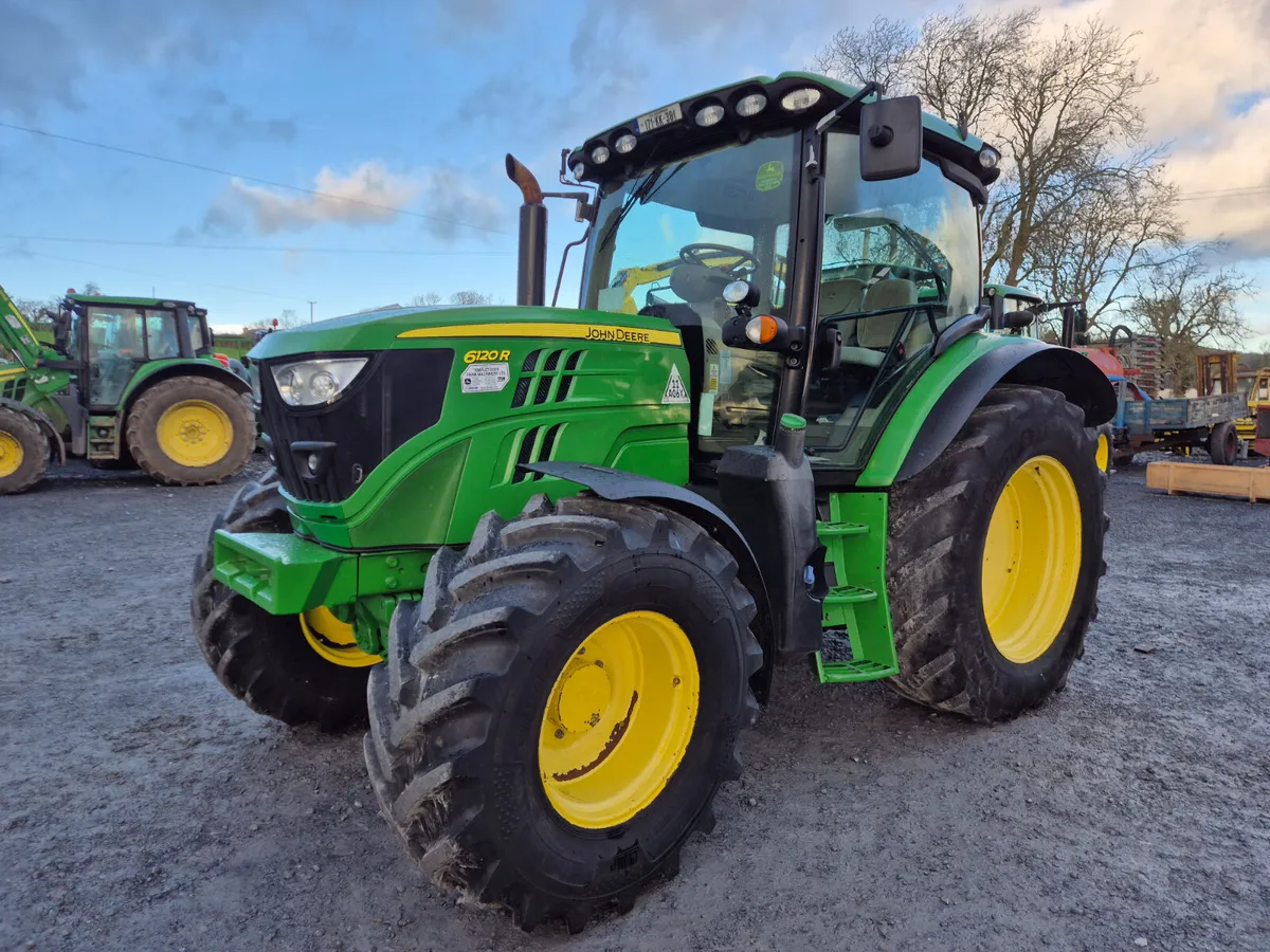 John Deere 6120R 2017 - Image 1