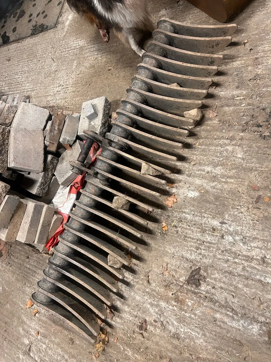 5 ton excavator buckets / raking bucket - Image 1