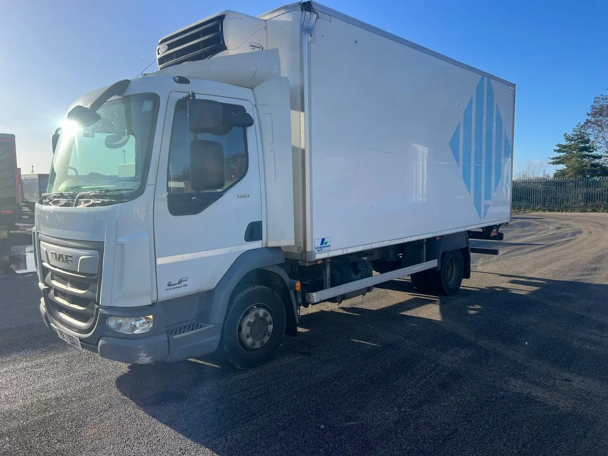 2017 12Ton daf 45/180 17D Meatrailer and loading a - Image 2