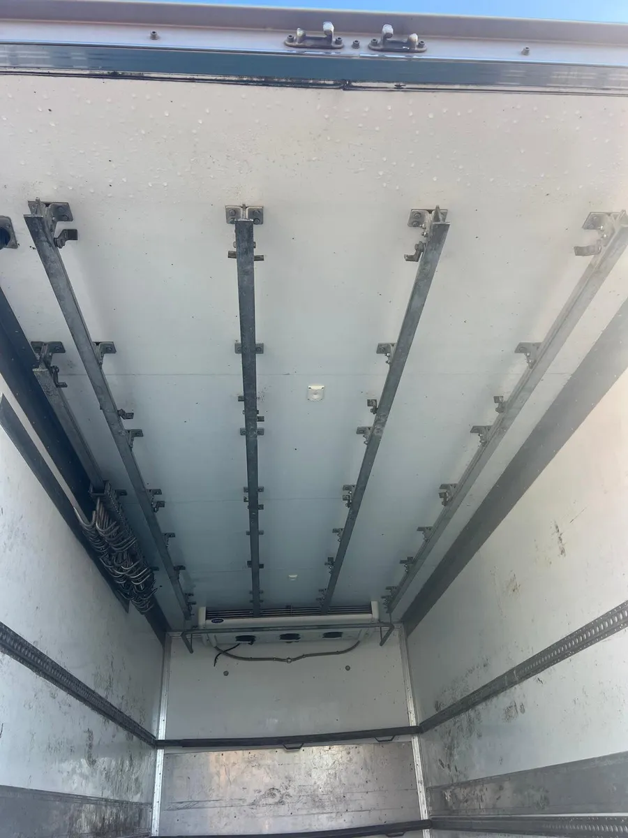 2017 12Ton daf 45/180 17D Meatrailer and loading a - Image 3