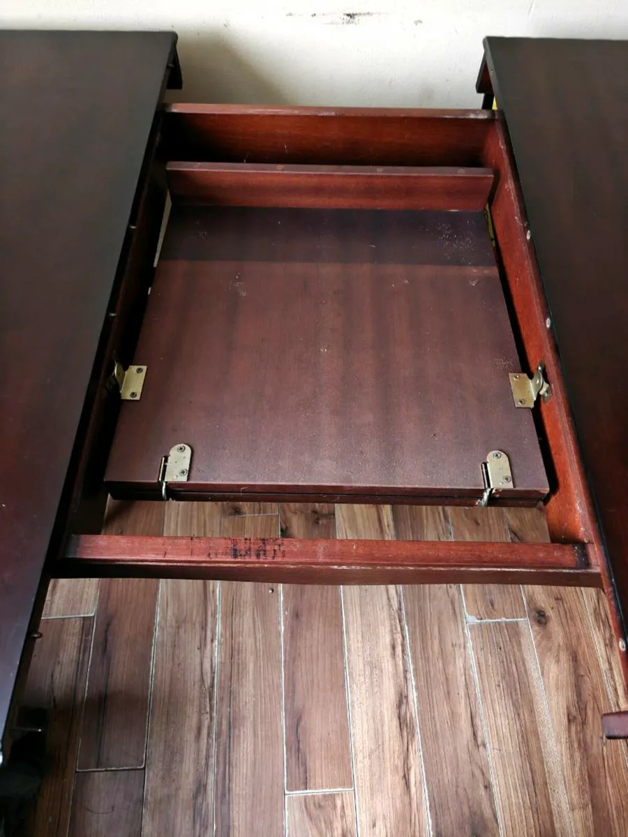 Mohogany dining room table - Image 3