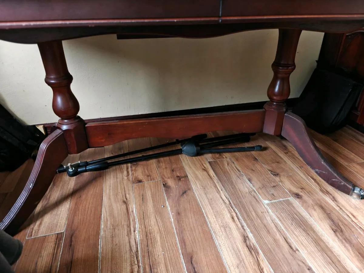 Mohogany dining room table - Image 1