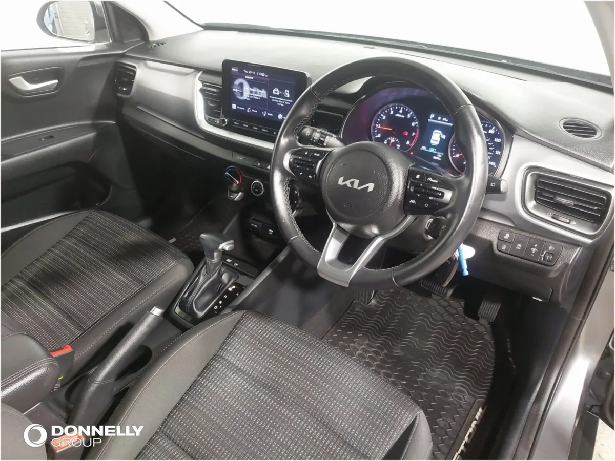 Kia Stonic Estate 2 - Image 4