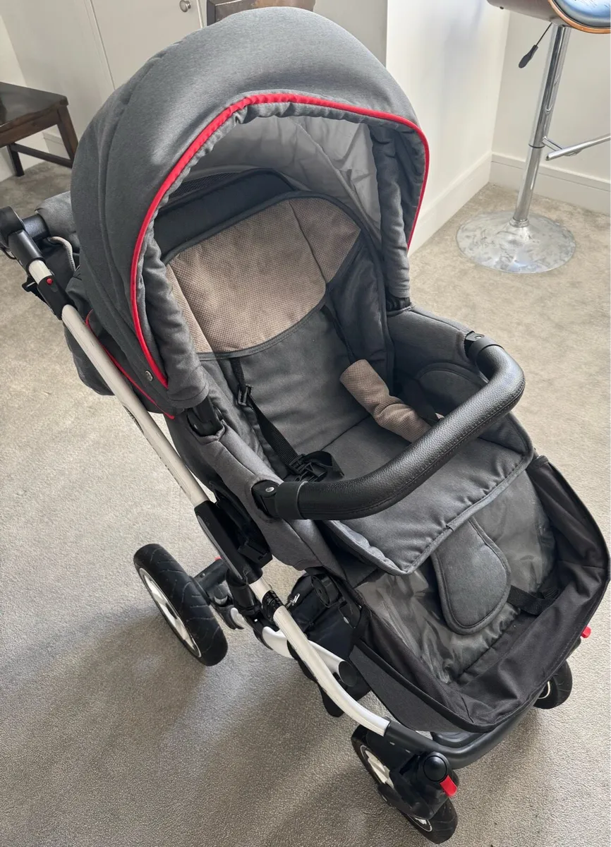 Buggy with Car Seat ( booster seat free) - Image 1