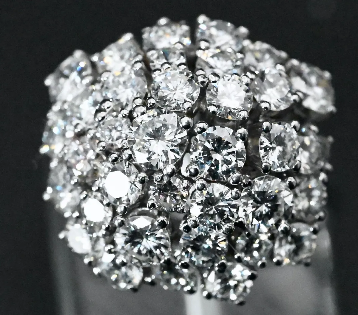 Vintage 1970s 4.1ct Diamond Cluster Ring - Image 3