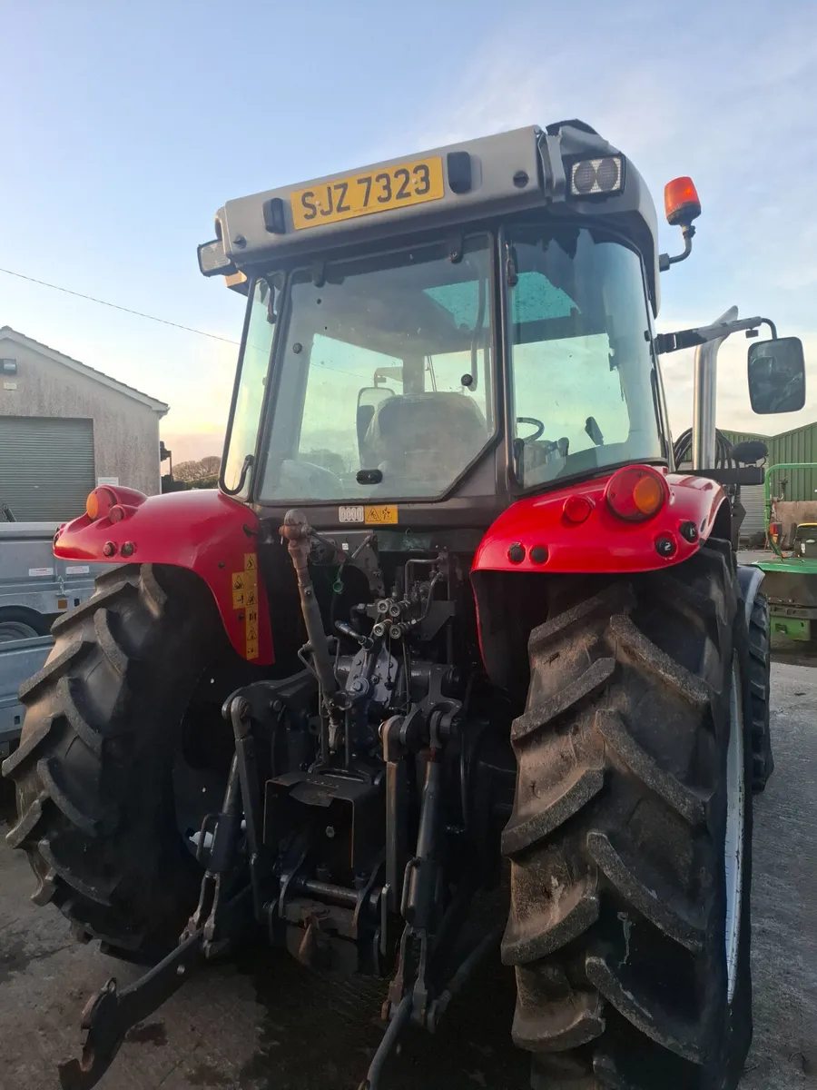 2011 Massey Ferguson 5435 dyna 4 - Image 4