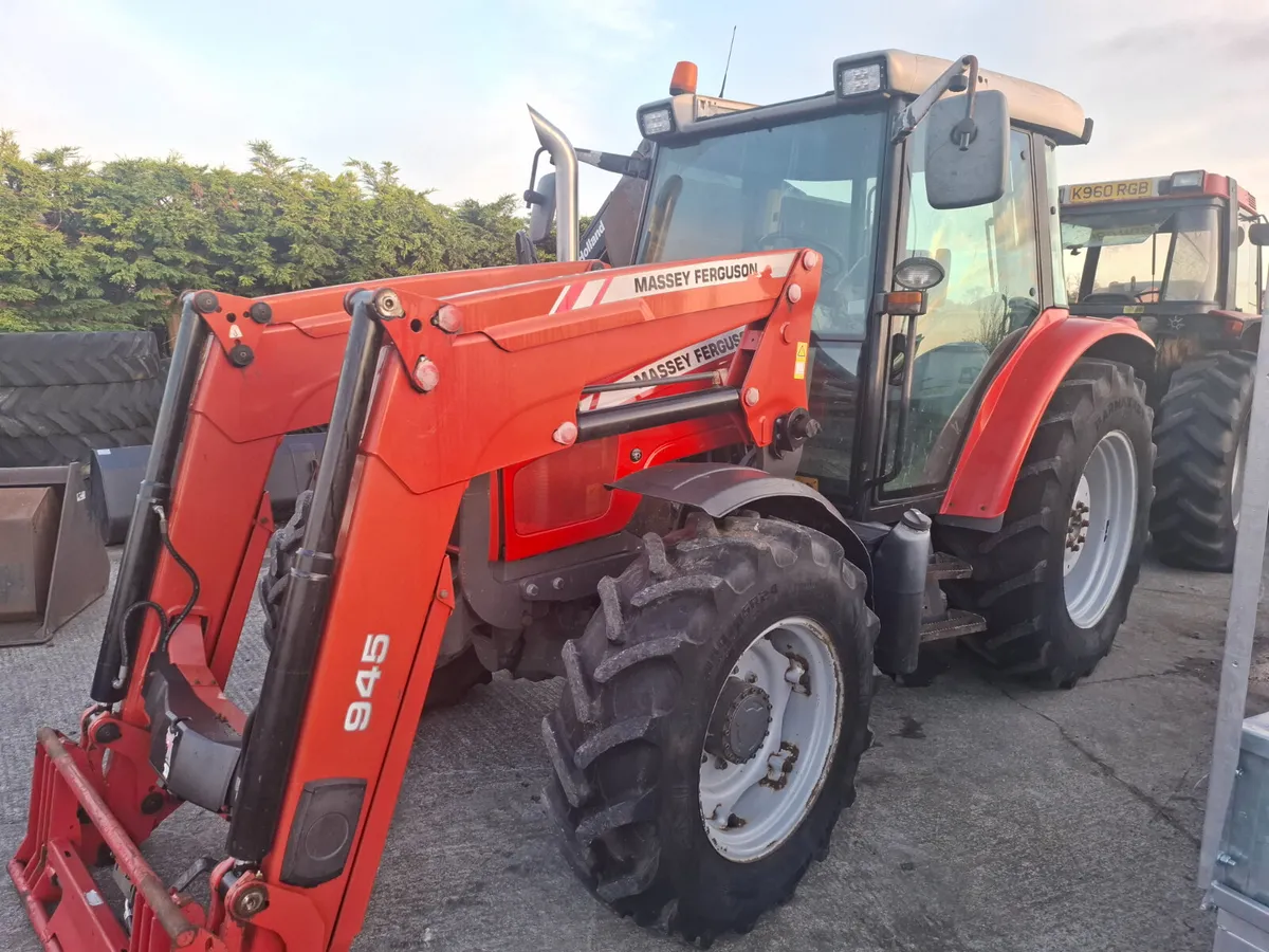 2011 Massey Ferguson 5435 dyna 4 - Image 1