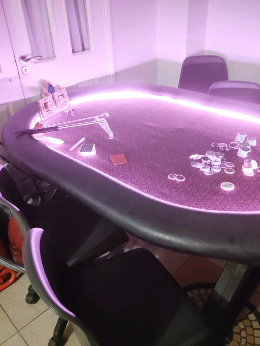 Poker table last price drop - Image 2