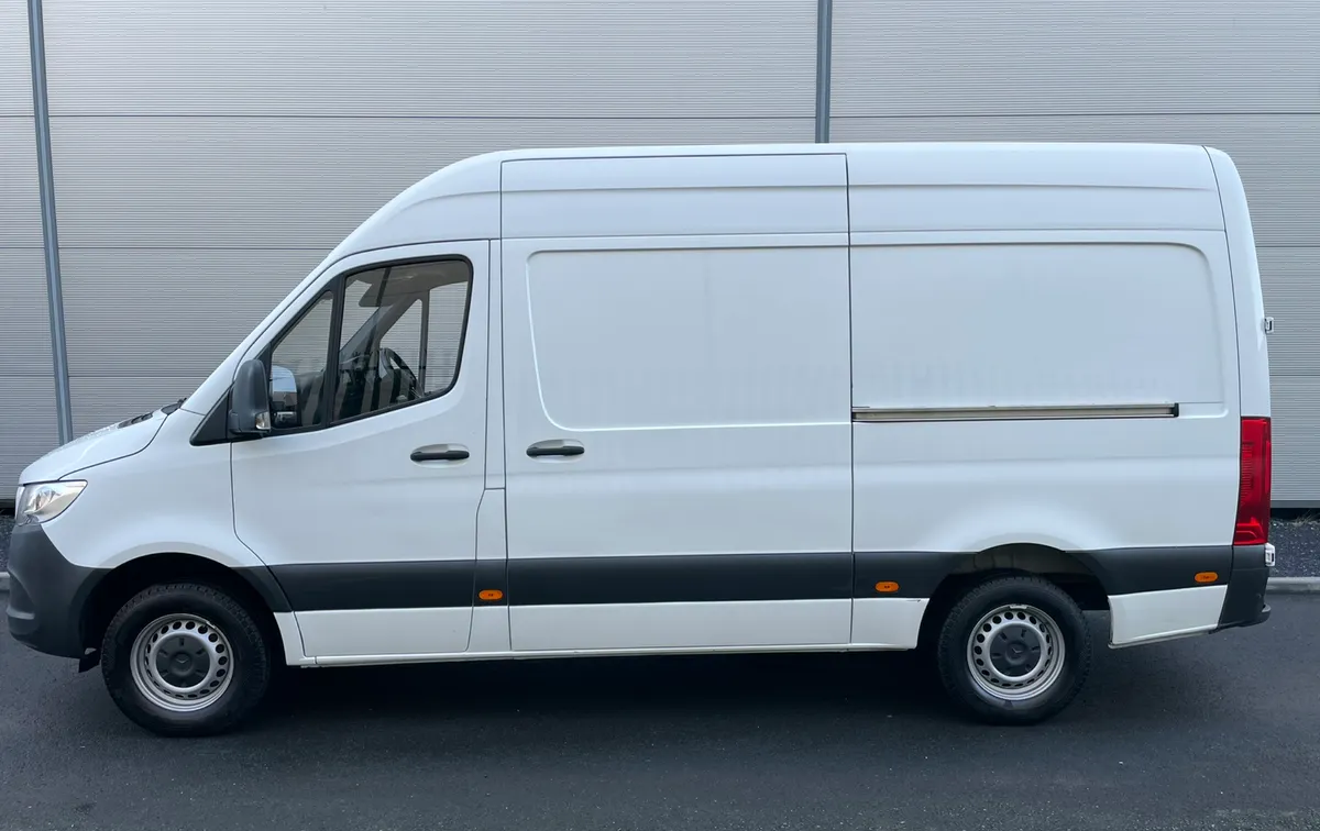 2022 Sprinter 315/36 Progressive Straight Deal - Image 4