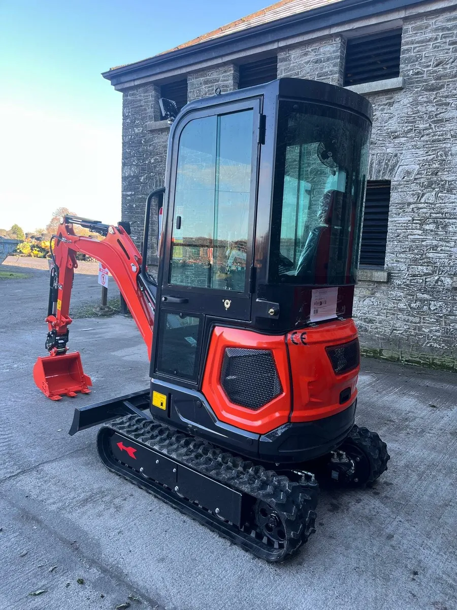 Mini digger - Image 1