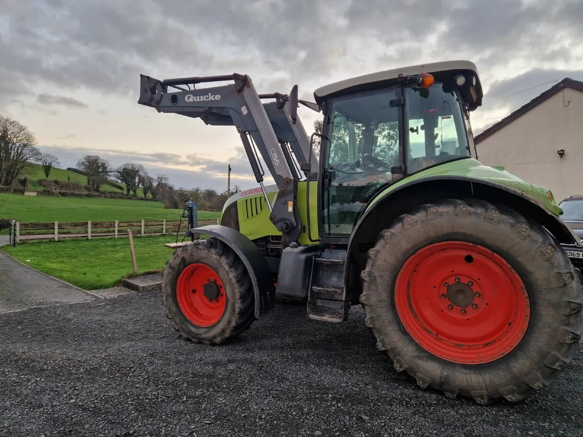 CLAAS Arion 630C 2011 with front loader - Image 3