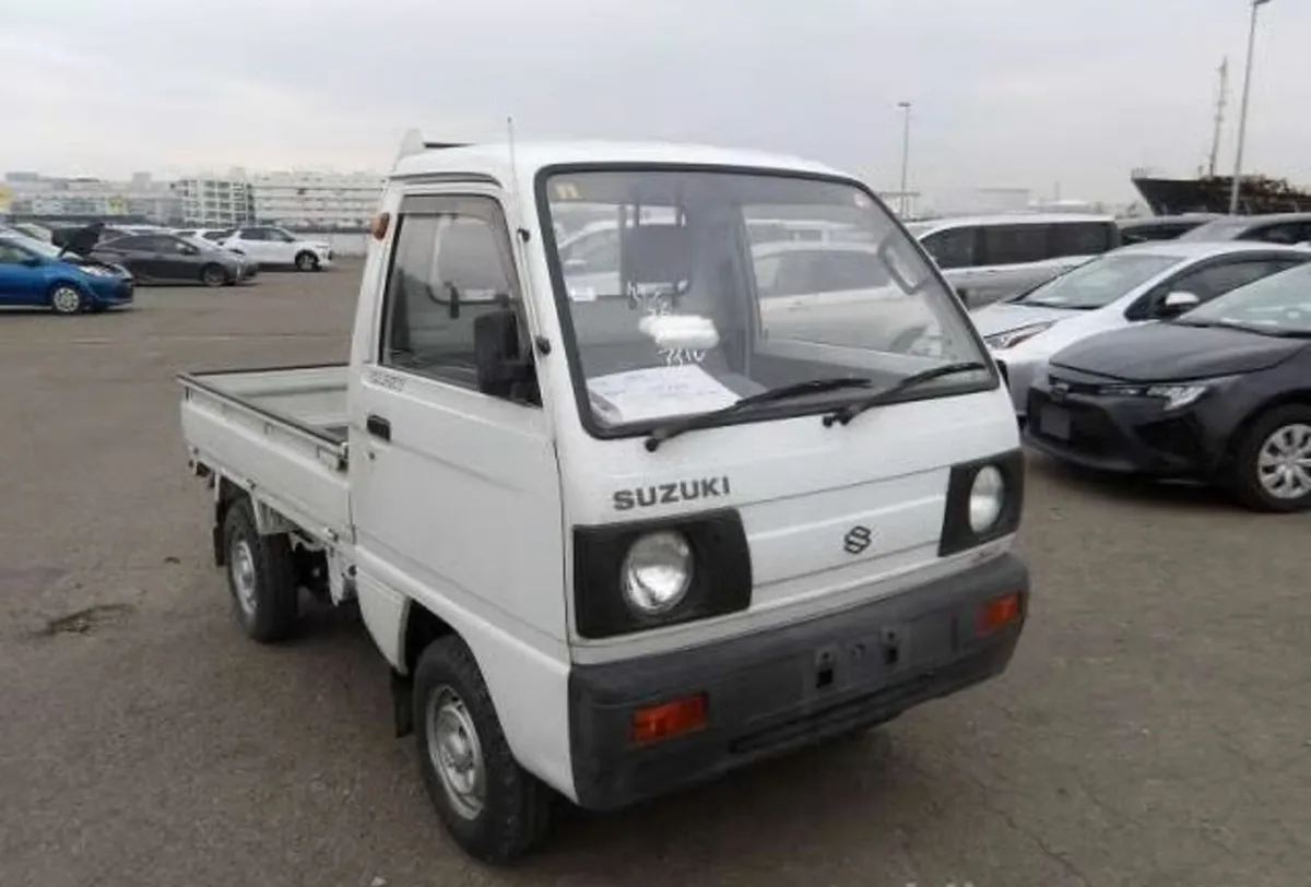Suzuki carry mini truck 4 wheel drive! Vintage - Image 1