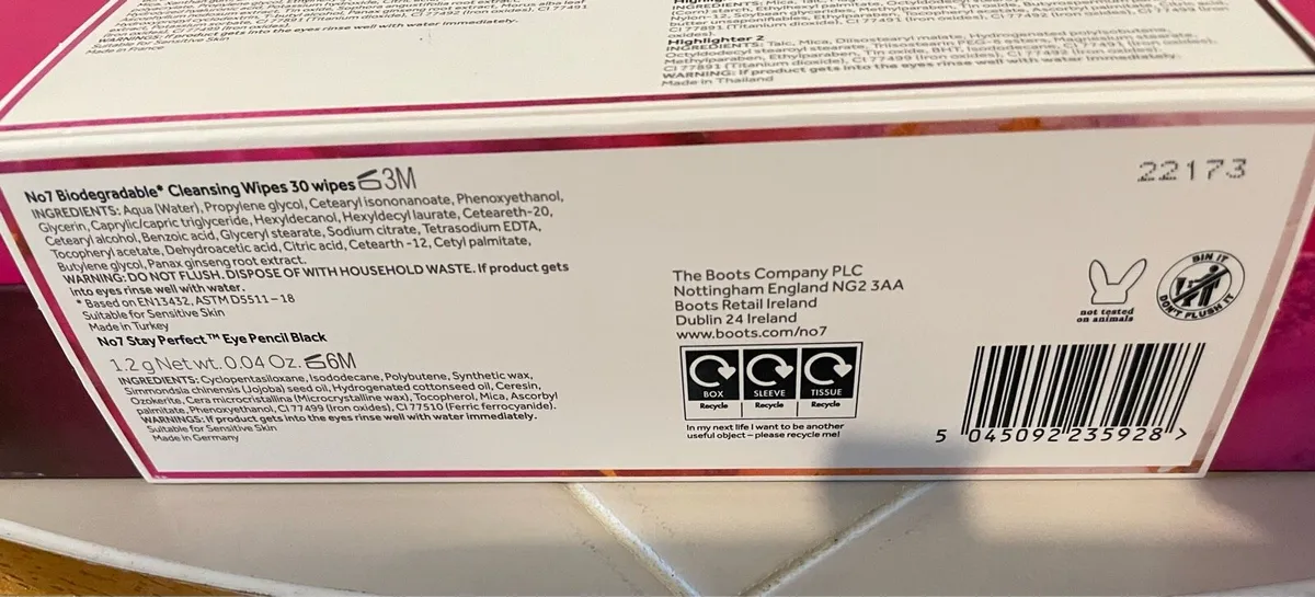 Boots No 7 The Beauty Vault- unopened - Image 3